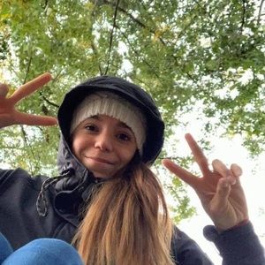 Meet your Posher, Simona